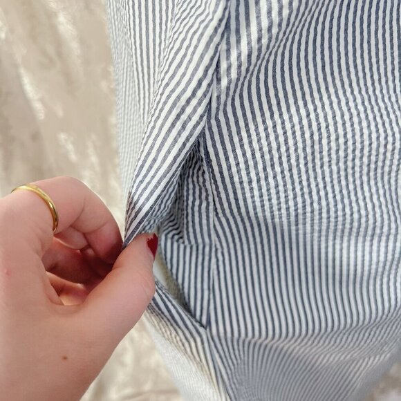 Banana Republic Seersucker Off Shoulder White Grey Striped Ruffle Dress Size 8 - Picture 4 of 8